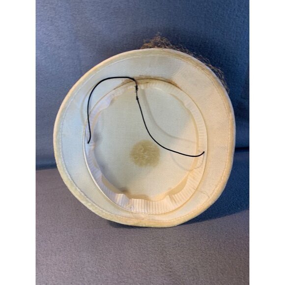 Ladies Ivory Hat with Velvet Trim and Doily Crystal Accent Hat Vintage Sz 22 - Picture 6 of 9